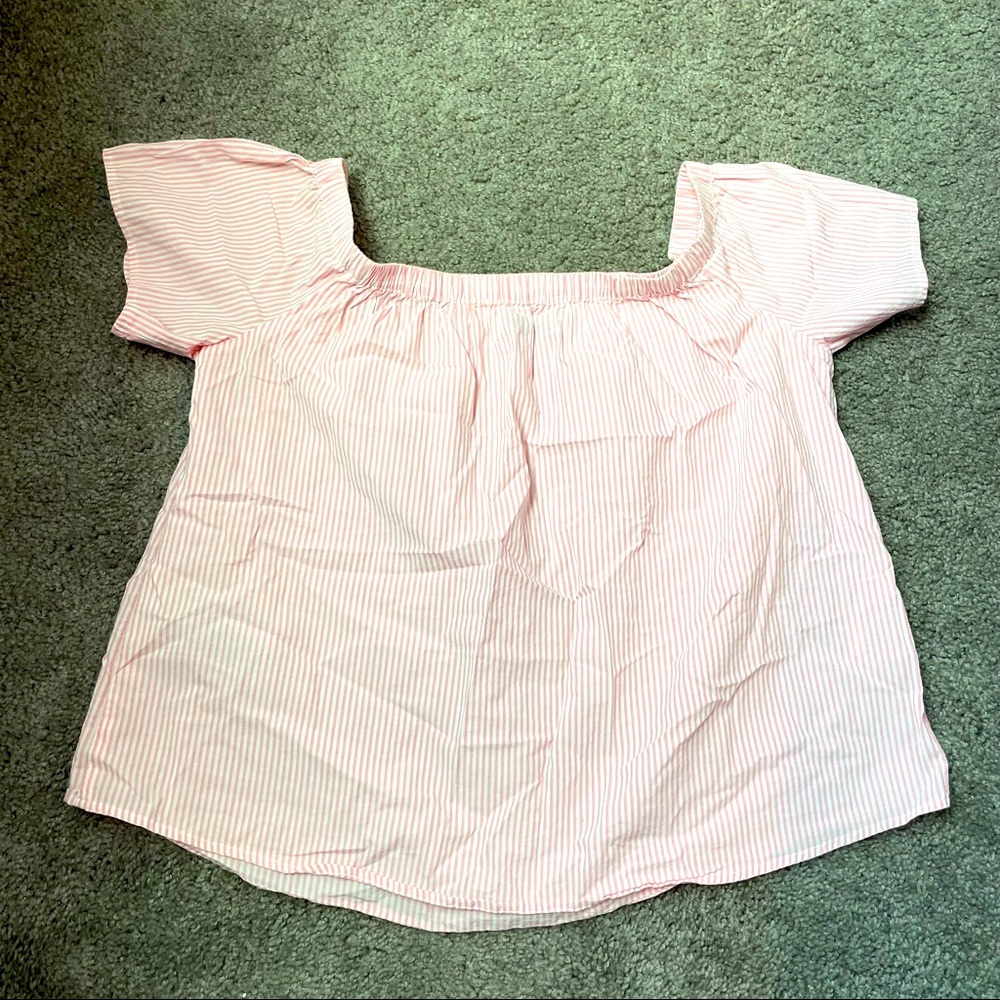 Abercrombie & Fitch off shoulder short sleeve top- M